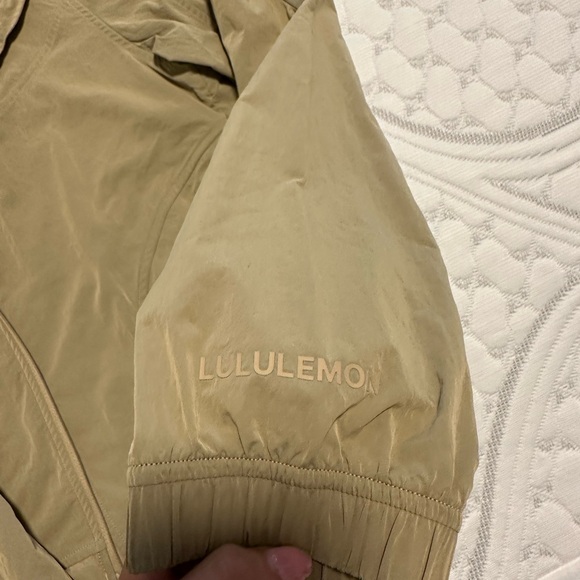 Lululemon lightweight hooded jacket - Picture 4 of 6
